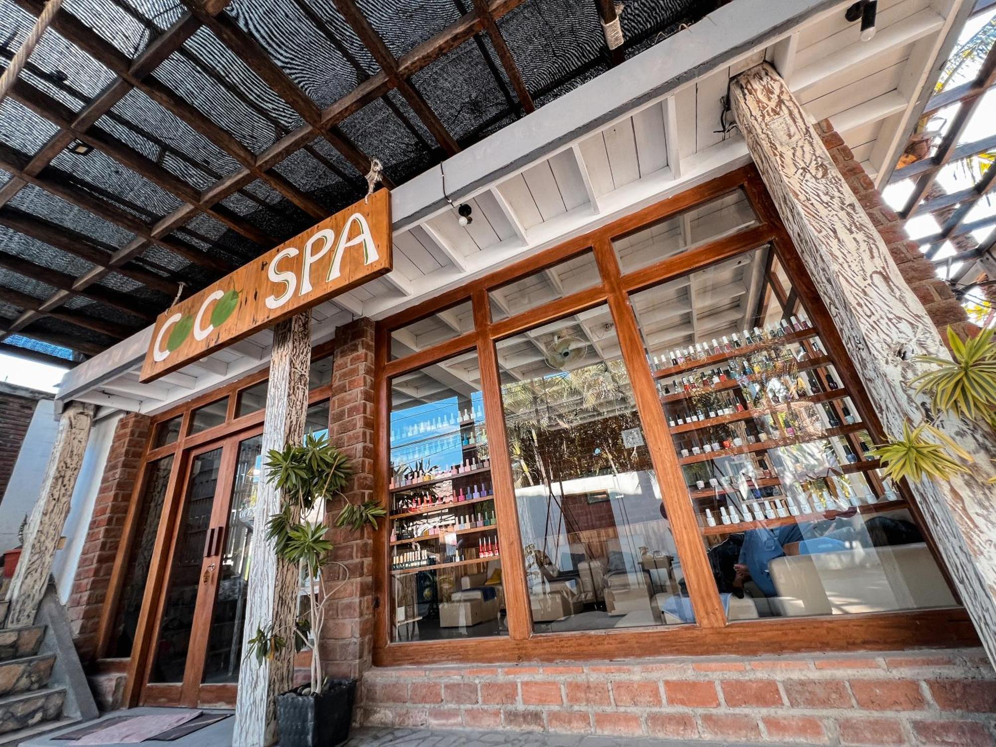 椰梦简易别墅酒店 吉利特拉旺安 外观 照片